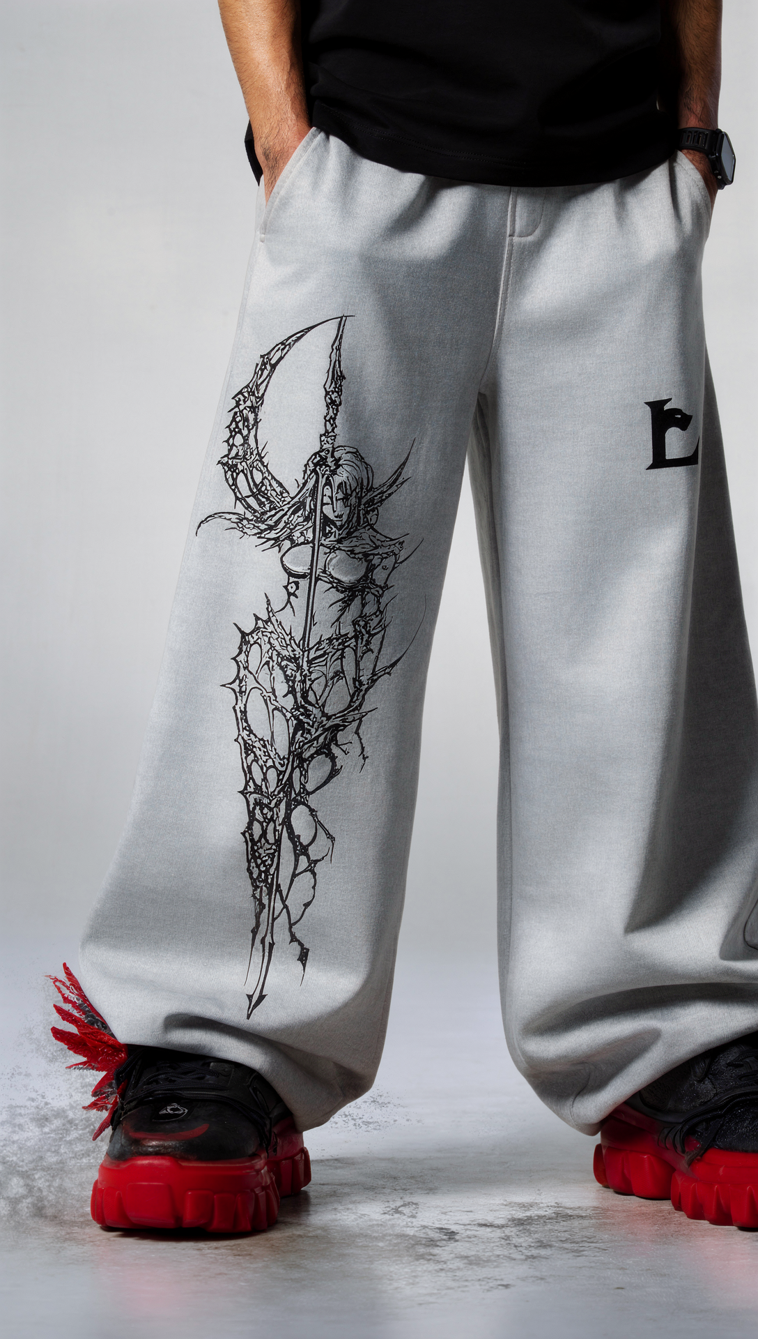 LUXENBOURG Wraith BAGGY JOGGERS