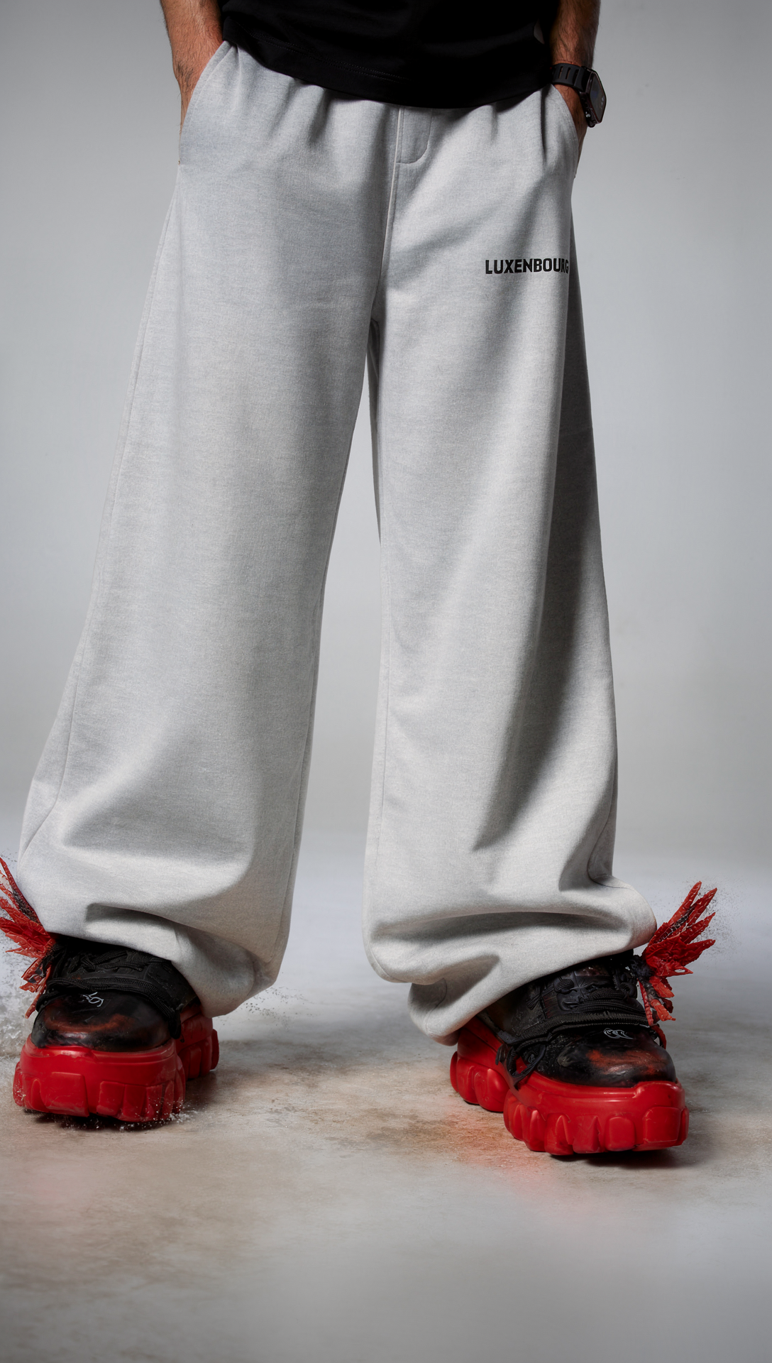 LUXENBOURG GRAY CORE BAGGY JOGGERS