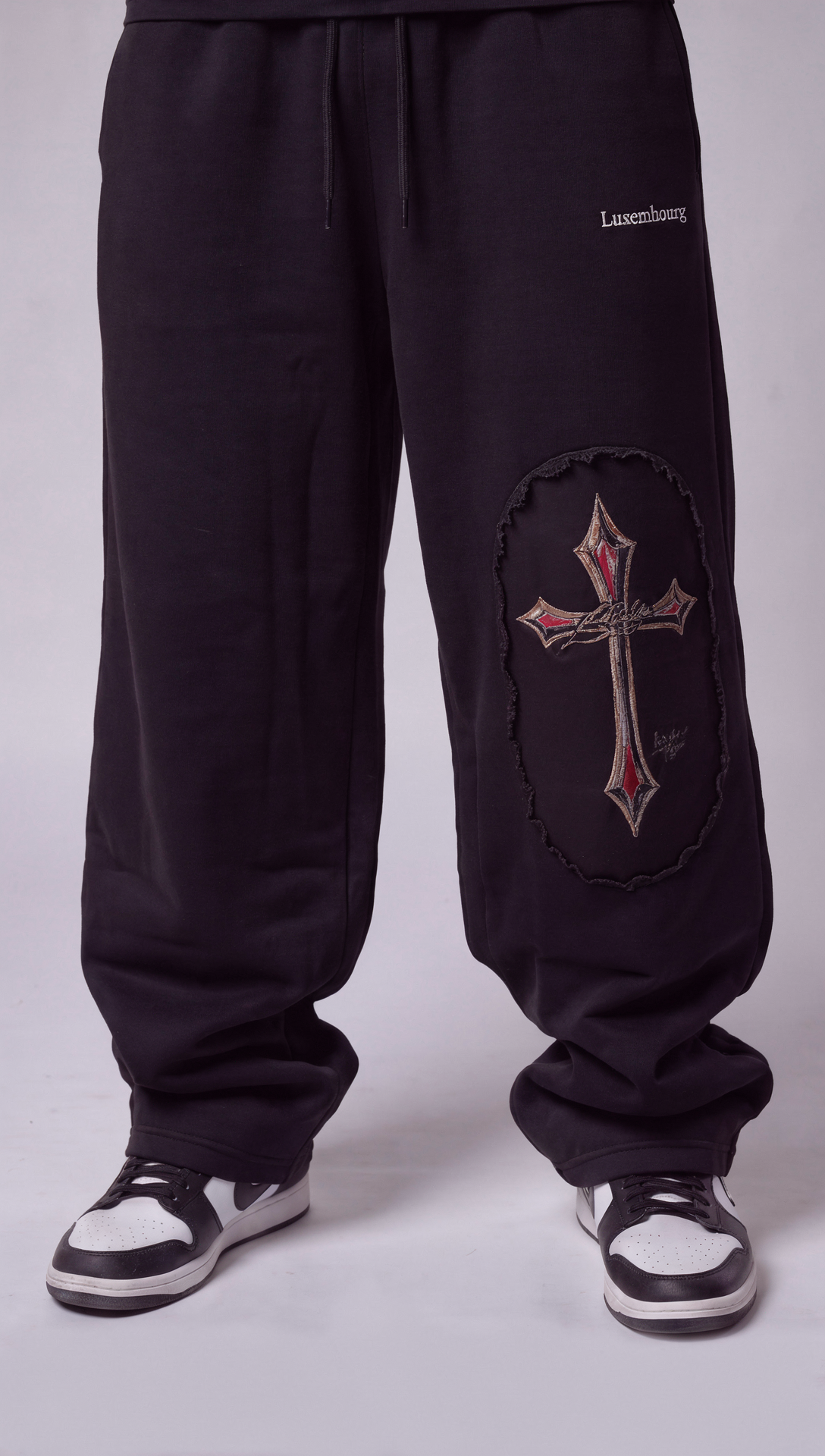 Vintage Cross Patch Baggy Sweatpants – Grey